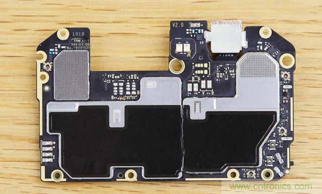 拆解黑鯊手機:多級直觸一體式液冷系統有什么門道?