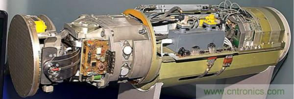 相控微帶天線陣設(shè)計及單元功率容量計算