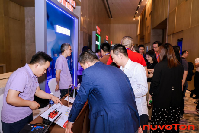 新唐科技以AI、新能源、汽車電子新品引領(lǐng)行業(yè)未來,巡回發(fā)布會(huì)完美收官! 新唐科技以AI、新能源、汽車電子新品引領(lǐng)行業(yè)未來,巡回發(fā)布會(huì)完美收官!