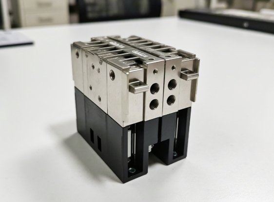 控制信號的“蒲公英”:中間繼電器如何實現安全的多路分發與隔離 控制信號的“蒲公英”:中間繼電器如何實現安全的多路分發與隔離